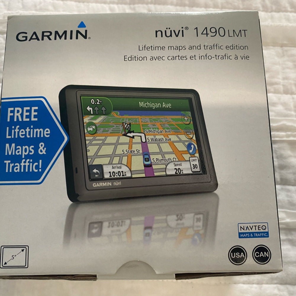 Garmin nuvi 1490LMT GPS Navigation Device with Large Display and Sleek Design
